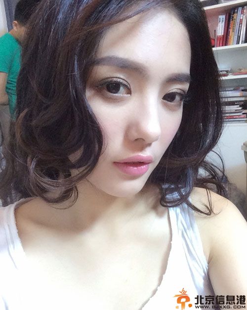 蔡文静整容前后对比照疑流出 和姚晨撞脸素颜照身高曝光