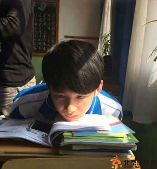 匆匆那年白敬亭个人资料微博照片 其引领新一代男神