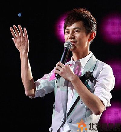 何炅结婚了吗疑老婆王菁照片被揭 传跳槽央视内幕曝光