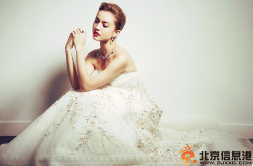 陈柏霖前女友刘碧丽微博资料 系盗马记双胞胎揭泳装比基尼照