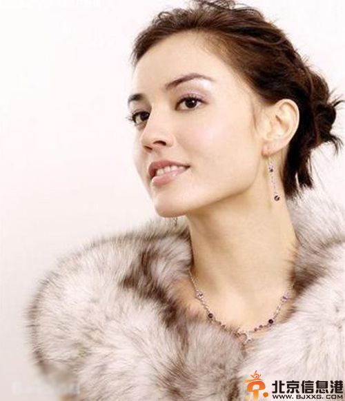 陈柏霖前女友刘碧丽微博资料 系盗马记双胞胎揭泳装比基尼照