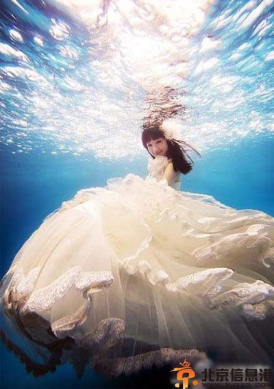 教你水下婚纱照怎么拍好看 美美水下婚纱照赏析