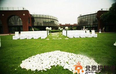 唯美的婚礼现场布置赏析 让你拥有一个美妙的婚礼体验