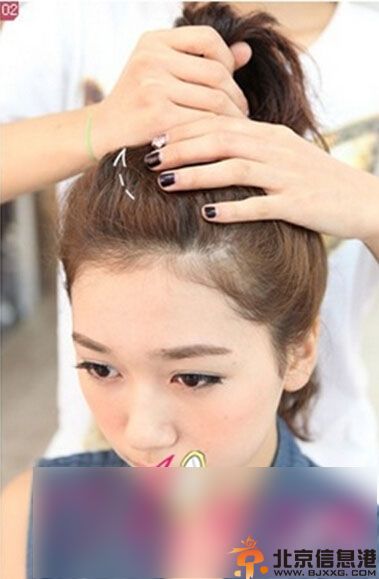 韩式丸子头扎法图解 甜美又减龄