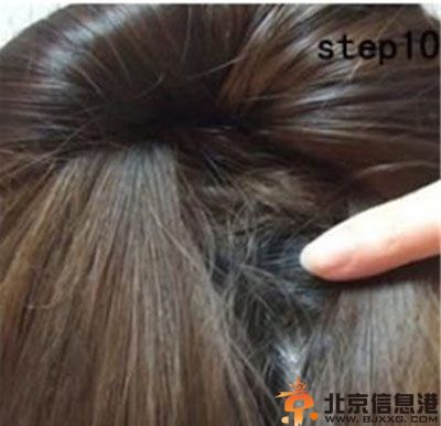 教你简单韩式盘发 彰显女人优雅气质