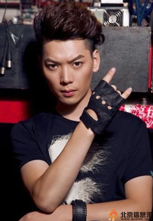 中国好声音简红微博个人资料 歌曲矜持遭淘汰泡沫受好评