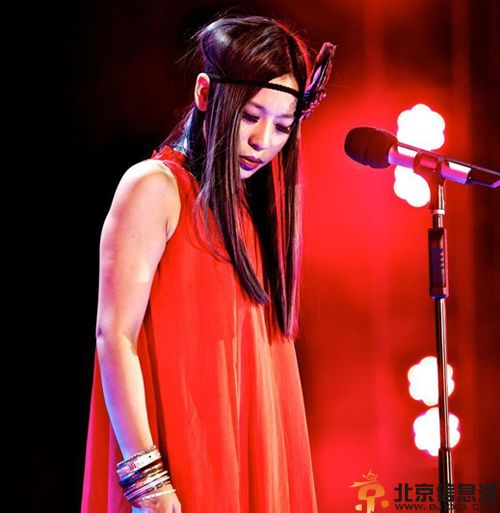 中国好声音uta悬铃木微博资料 痛并快乐着淘汰被呼重返好声音