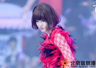 exo队长金俊勉家境背景个人资料曝光 Smtown演唱会女装惊艳众人