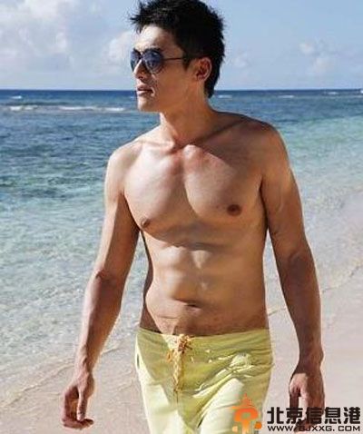 杨一展微博个人资料肌肉照片 新剧杨一展林心如吻戏不断
