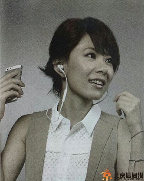 中国好声音叶晴晴男友谭Jonathan疑为富二代 揭个人资料照片