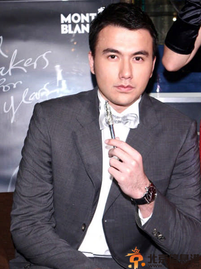 黄志玮和凤小岳是什么关系老婆是谁 黄志玮是混血儿吗揭资料微博