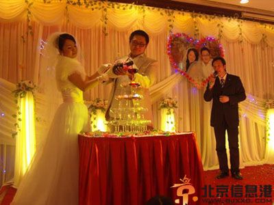 西式婚礼流程是如何安排的 让每对新人都能在教堂里许下相守的诺