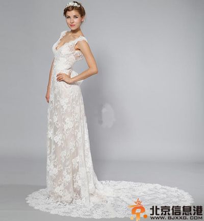 白色新娘婚纱礼服赏析 穿出自己优雅气质
