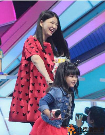 李湘女儿王诗龄近照个人资料 素颜与女儿合照曝光