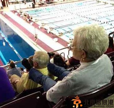 搞笑图片祝你老婆怀孕的歌 听着也没什么不对呀