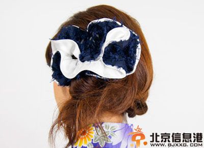 简单韩式盘发图解 时尚不失甜美优雅