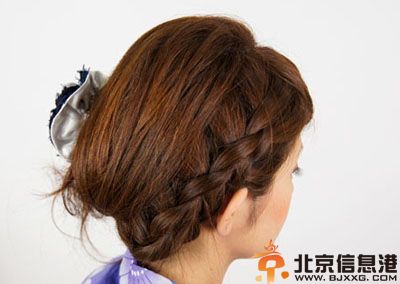 简单韩式盘发图解 时尚不失甜美优雅