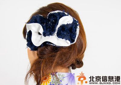 简单韩式盘发图解 时尚不失甜美优雅