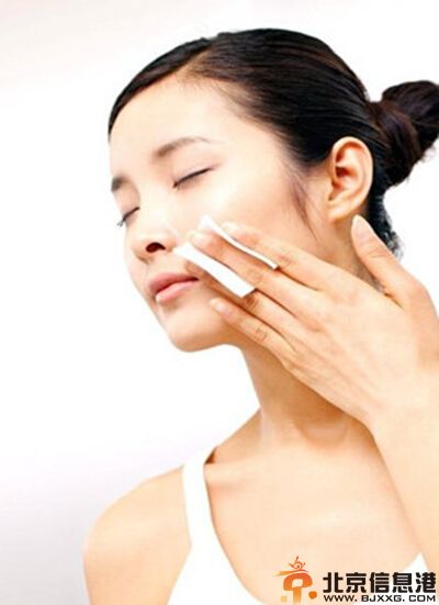化妆水怎么用更有效 教你化妆水的用法