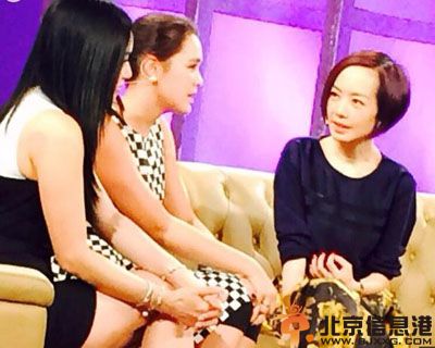 钟丽缇女儿照片 鲁豫有约钟丽缇微博晒合影