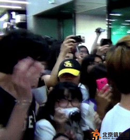 exo工作人员南京机场打人事件真相 揭现场图片