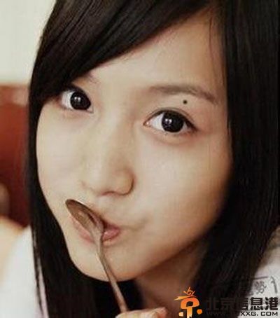 女人痣的位置与命运 脸上长痣的原因
