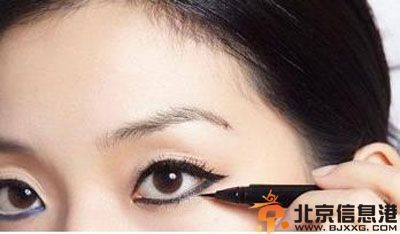单眼皮怎么画眼线步骤 拥有一双大美眼不是梦