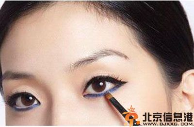 单眼皮怎么画眼线步骤 拥有一双大美眼不是梦