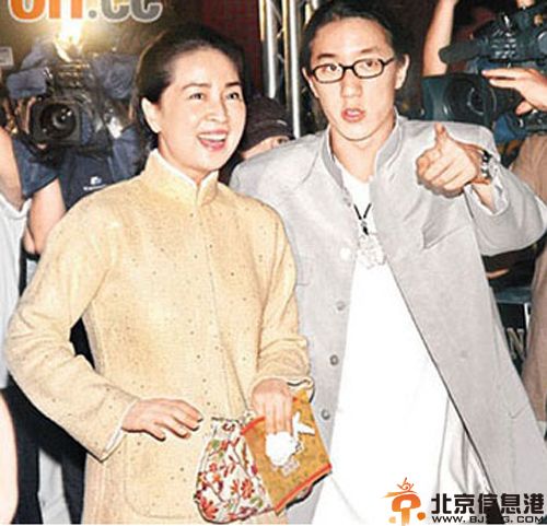 房祖名妈妈林凤娇个人资料近照 大度谈成龙女儿