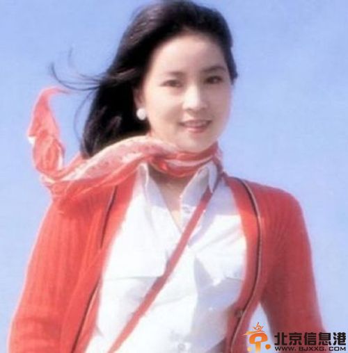 房祖名妈妈林凤娇个人资料近照 大度谈成龙女儿