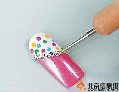 全套美甲工具有哪些 爱指甲就从选购工具开始