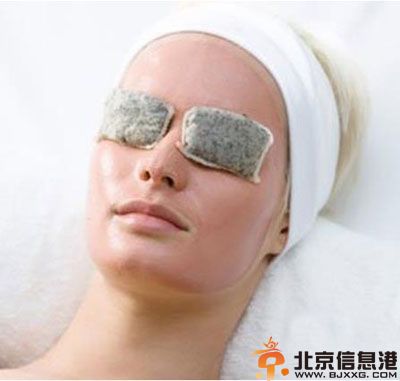 简单有效去眼袋方法推荐 教你自己在家DIY眼膜