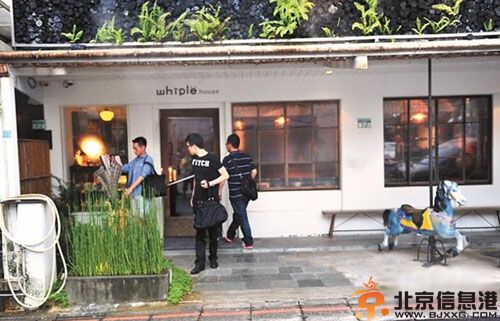 柯震东父亲是谁 柯义浤曾陪儿子出演那些年