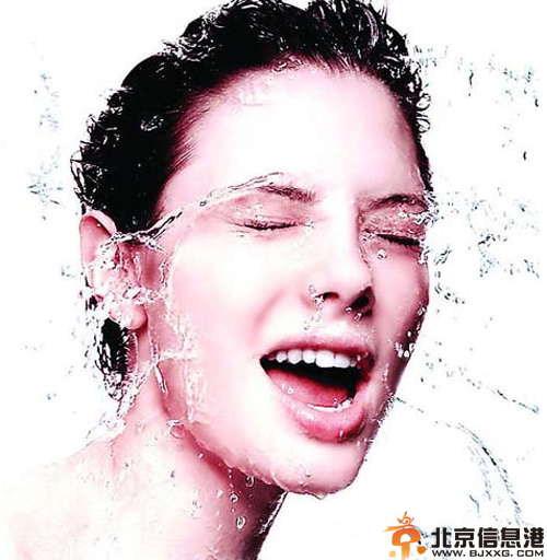 油脂分泌旺盛怎么办 清洁洁肤是关键