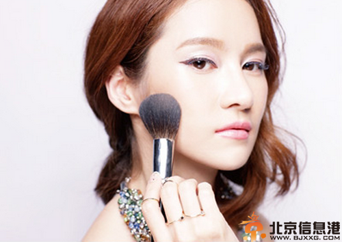 明星妆容图片分享 一起来做大眼妹子
