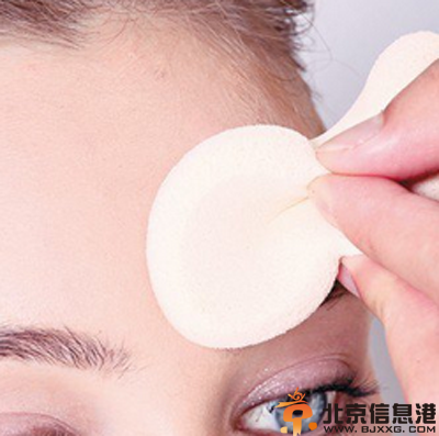 粉扑怎么用好 4个步骤教你洁面精致又简洁