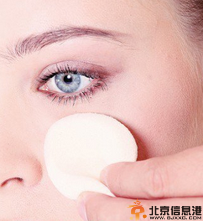 粉扑怎么用好 4个步骤教你洁面精致又简洁