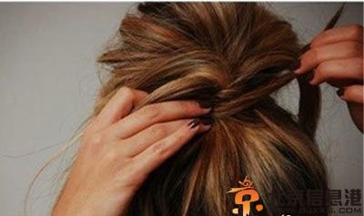 无刘海马尾辫的扎法图解 年轻十岁不是梦