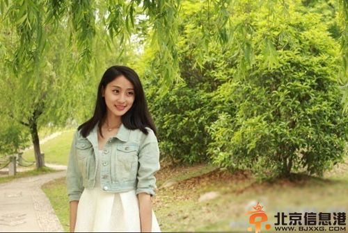 浦汐清微博个人资料私房照 被赞青奥最美引导员