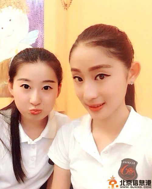 浦汐清微博个人资料私房照 被赞青奥最美引导员