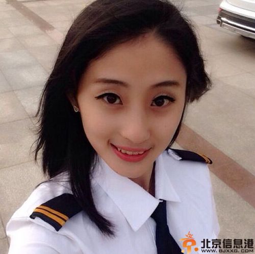 浦汐清微博个人资料私房照 被赞青奥最美引导员