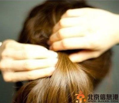 赏析韩式花苞头扎法图解 让你轻松变甜美小公主