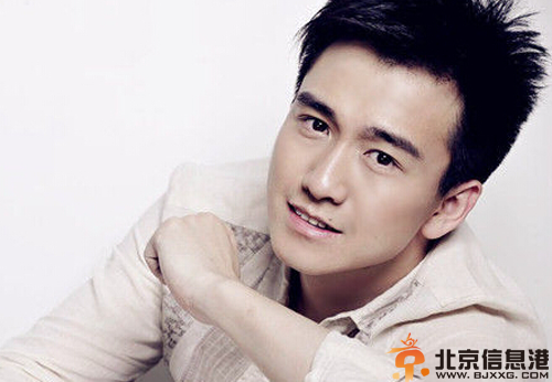 北影校花李依伊个人资料微博 整容男友是谁揭秘