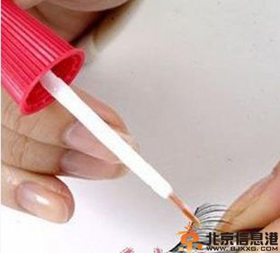 分享假睫毛的贴法图解 让你的眼睛瞬间放大无数倍