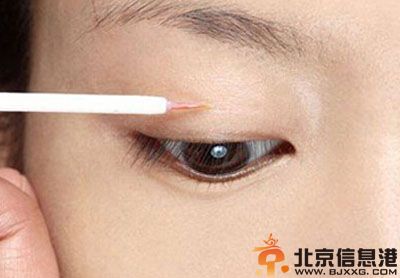 单眼皮眼妆怎么画 单眼皮女孩眼妆画法步骤图解