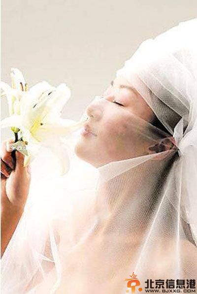 裸体婚纱照的注意事项有哪些 追求个性化婚纱照