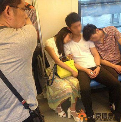 内涵亮点图送福利 这个雕像我有点看不懂
