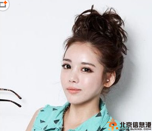 韩式瘦脸丸子头扎发图片 唯美可爱时尚感