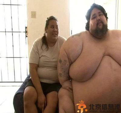 世界最胖的<a href='http://www.bjxxg.com/health/liangxing/' target='_blank'><u>男人</u></a>是谁 里基纳普提去世曝生前照片