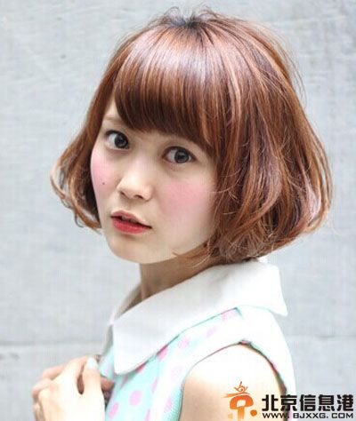 短发梨花烫发型图片 做甜美百变小天后